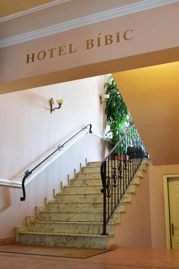 Hotel Bibic Es Tueskevar Etterem Es Horgaszto Nyíregyháza Dış mekan fotoğraf